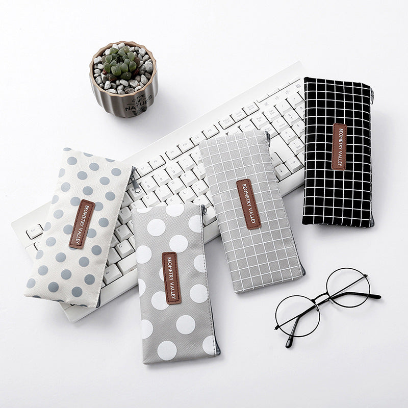 trousses minimalistes en tissu