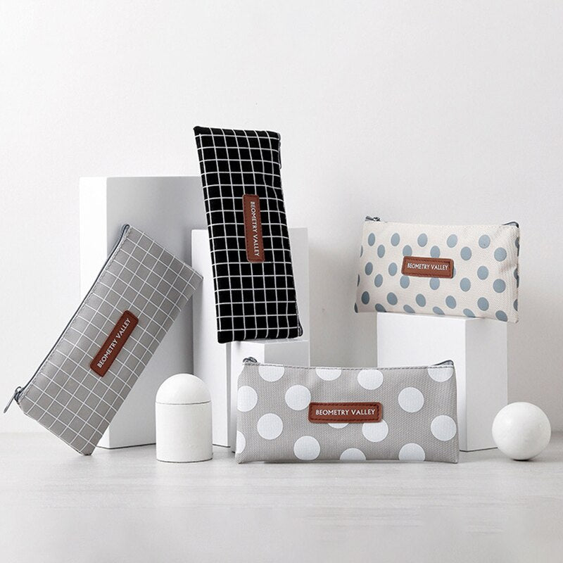 trousses minimalistes en tissu